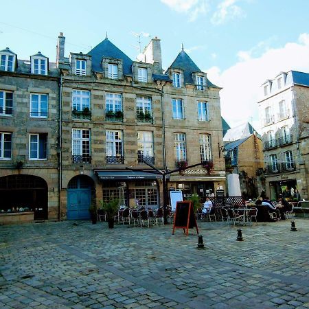 Gate House Lodge Dinan Extérieur photo