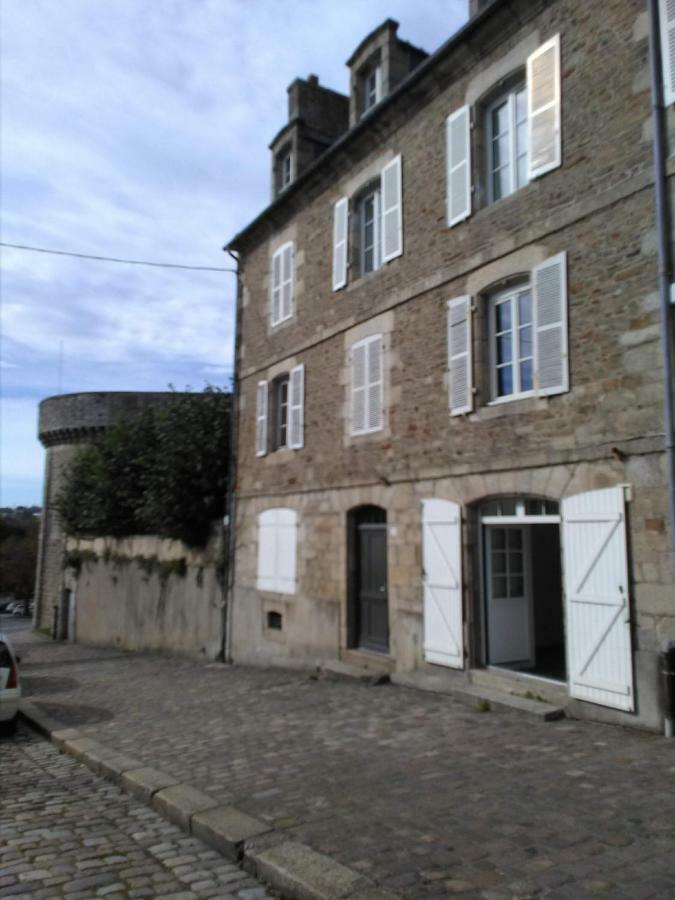 Gate House Lodge Dinan Extérieur photo