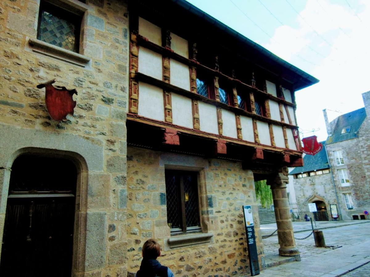 Gate House Lodge Dinan Extérieur photo