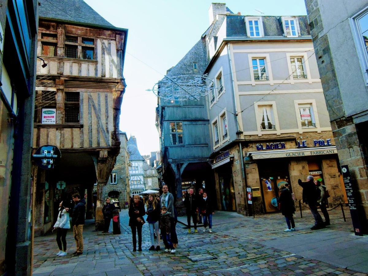 Gate House Lodge Dinan Extérieur photo
