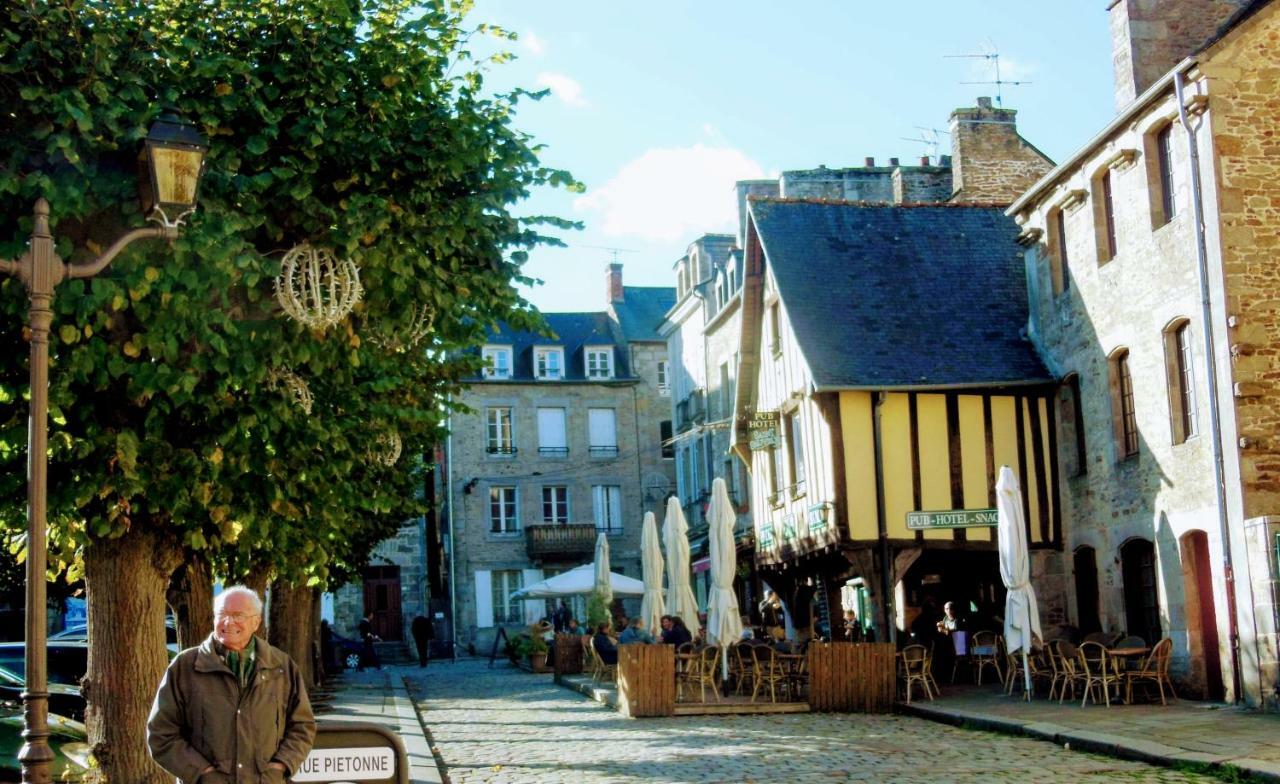 Gate House Lodge Dinan Extérieur photo