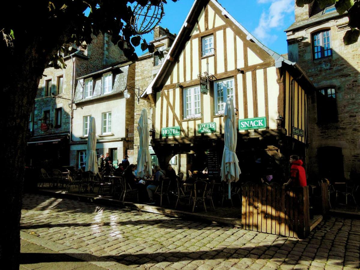 Gate House Lodge Dinan Extérieur photo